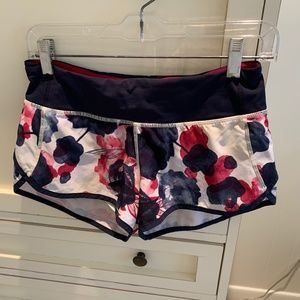 lululemon print shorts